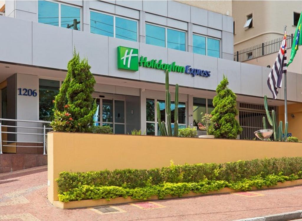 Holiday Inn Express Avenida Sumare Sao Paulo Exterior photo